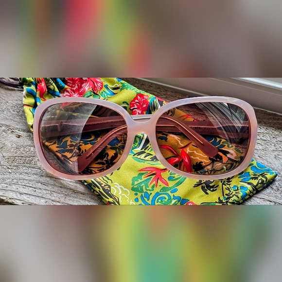 Maui Jim Rainbow Falls Polorized sunglasses with case. - Picture 2 of 16